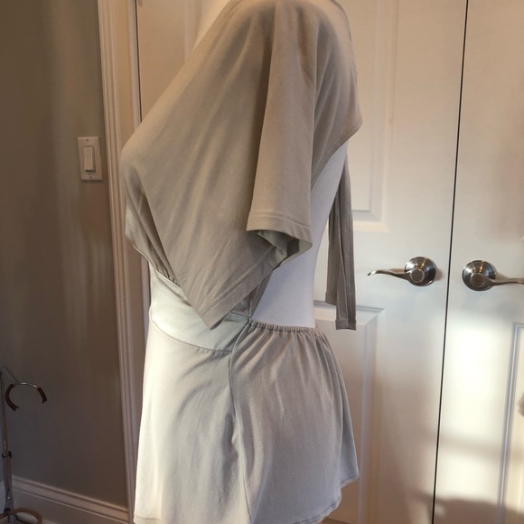 TUFI DUEK top with V front & cutout back - Picture 3 of 8